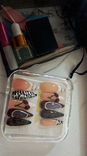 Pre designed press nails - pre-designed,