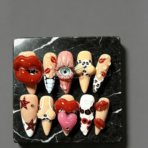 Red lips leopard almond - 3d,